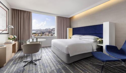 Executive Room with Club lounge access with Harbor Bridge View