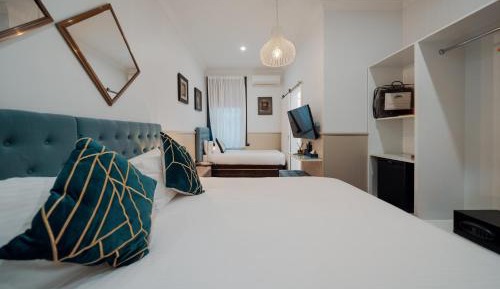 Deluxe Triple/Quad Ensuite