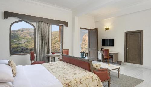 Deluxe Double Room with Bath: Early Checkin by 3hrs till July'26