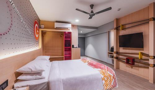 Luxe Queen Room 