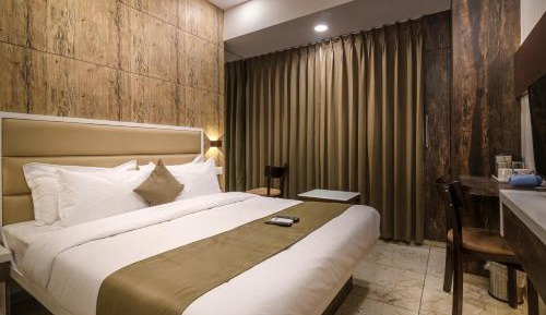 Deluxe Queen Room
