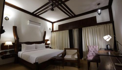 Deluxe Double Room - 20% off on F&B and Laundry