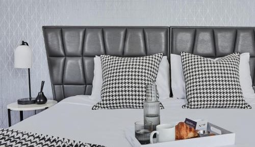 Heritage Queen Room
