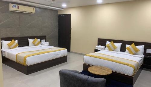 Deluxe Family Room