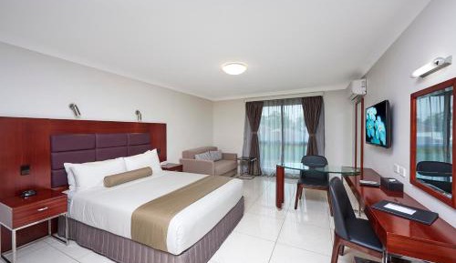 Deluxe Queen Room