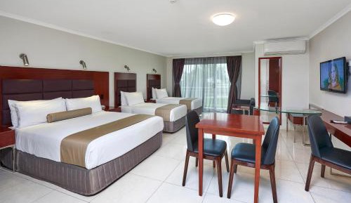 Deluxe Family Room