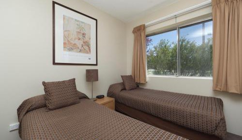 Executive Two-Bedroom Albany Apartment (compact)