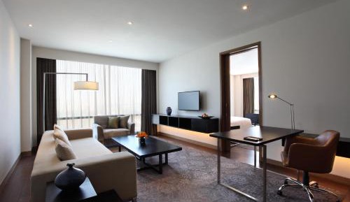 Executive Suite |  15% discount on Spa & 20% discount on F&B (Till 31st Oct)