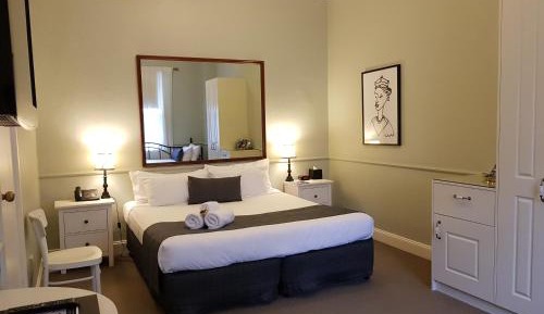 Standard King or Twin Room