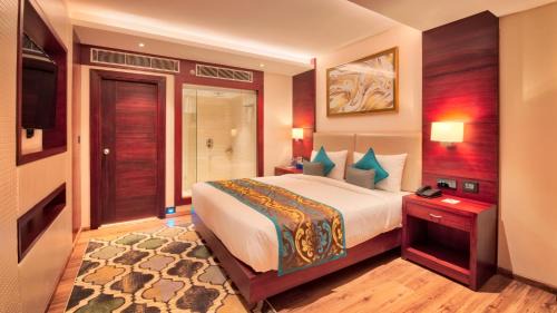 Suite (1+1 Happy Hour from 11am - 6pm), 10% off on Food & Beverage services