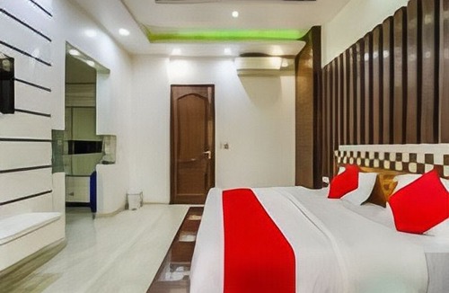 Green Park Hotel | OYO 66574 Mandakini Villa