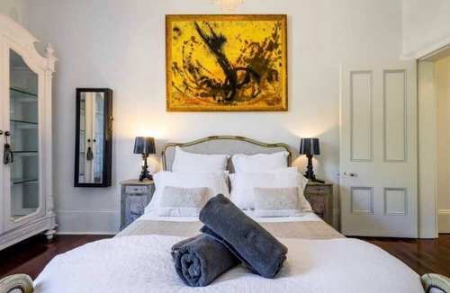 Millers Point House | Sanctuary at The Rocks - Close to Harbour Bridge