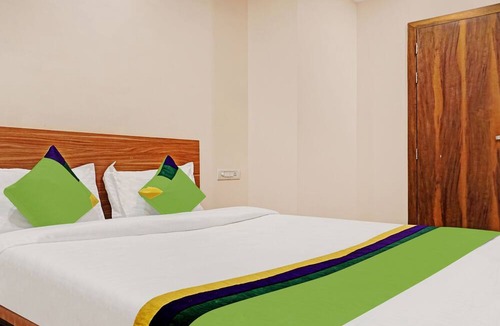 Pune Hotel | Treebo Trip Sai Krupa