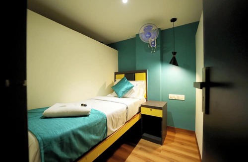 Marol Hostel | CABINSTAY MAROL- THE HUBZ