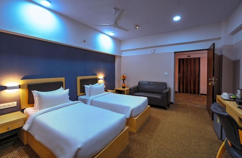 Viramgam Hotel | TreeHouse Morina