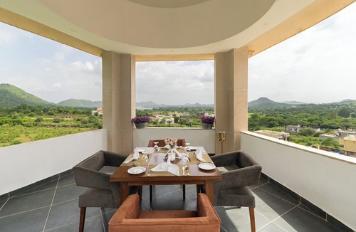 Udaipur Hotel | Traavista Aravali Mahal