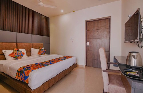 Vellore Hotel | Fabhotel Senthur Inn