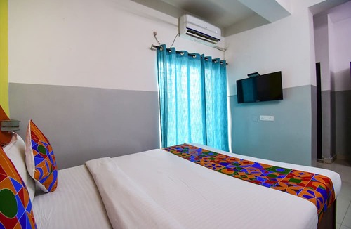 Block E Hotel | Fabhotel Luxury Stay