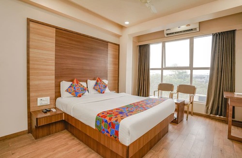 Bhiwandi Hotel | Fabhotel Mahadev Residency