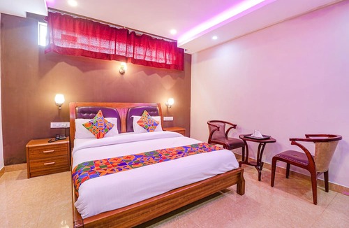 Pulikeshi Nagar Hotel | Fabhotel The Turning Point