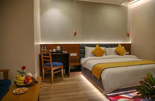 Varanasi Resort | Four Leaf Hotel Sapphire Blue