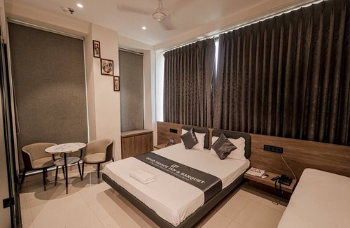 Surat Hotel | Hotel Gold Palace Inn