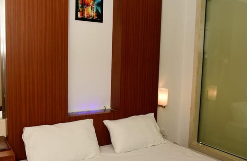 Dahanu Hotel | Hotel Monarch Center Point near Dahanu Beach, Bordi