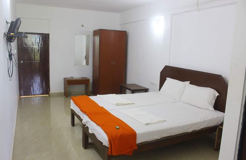 Anjuna Hotel | Poonam Village Resort