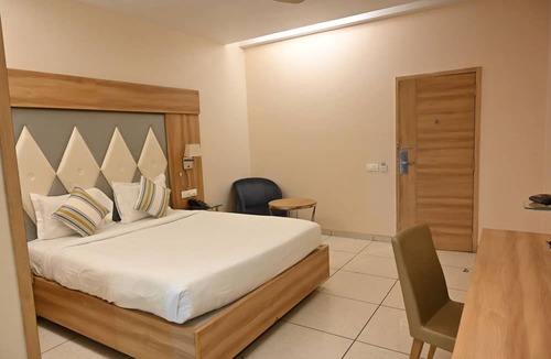 Bharuch Hotel | Rang Lords Inn Bharuch