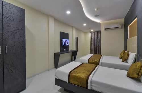 Dadar East Hotel | Hotel Aroma