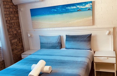 Long Jetty Hotel | Buccaneer Motel Pet friendly