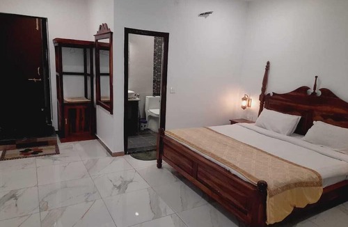 Mali Colony Hotel | Sargam Sadan