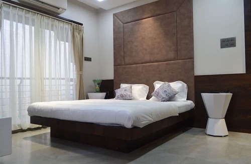 Mahim Apartment | Luxurious Sea View Apartment near Mahim Church, Raheja Hospital, 1BKC.