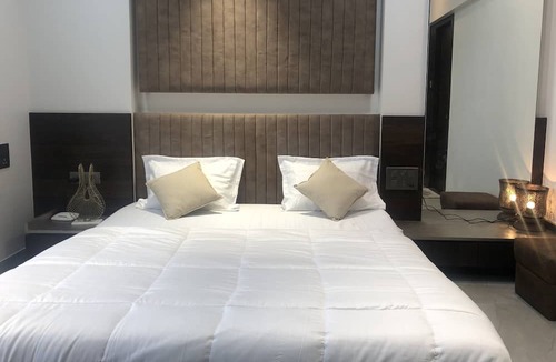 Mahim Apartment | Luxurious Sea View Apartment near Mahim Church, Raheja Hospital, 1BKC.