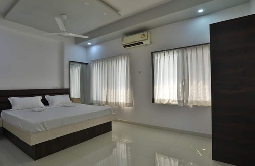 Navsari Hotel | Hotel Sai