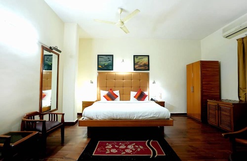 Hauz Khas Hotel | Hotel Oscar