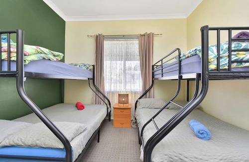 Cessnock Cottage | Coal d' Vine Cottage - Cessnock NSW