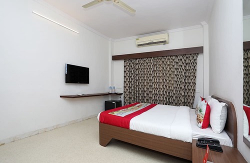 Nashik Hotel | OYO 10671 Hotel Sai Prem