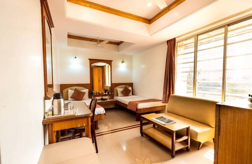 Dadar East Hotel | Hotel Parklane