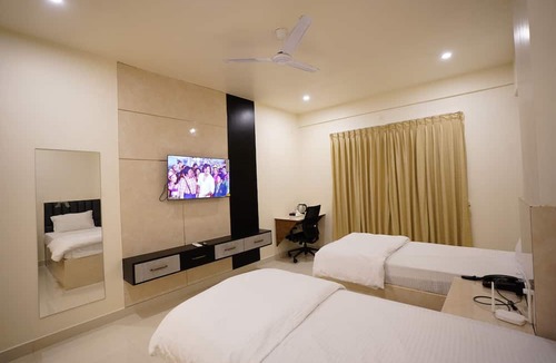 Thoraipakkam Hotel | DrizzleDrop Inn Chennai