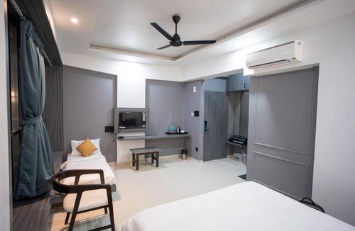 Solapur Hotel | HOTEL OBERON