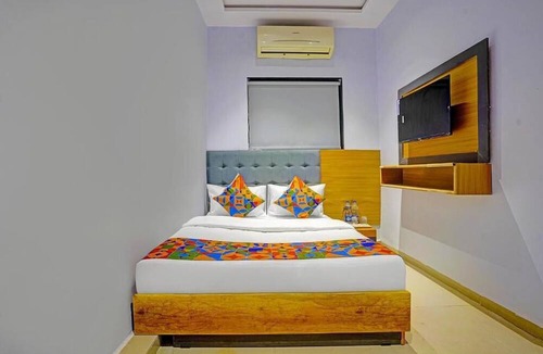 Surat Hotel | Hotel Nidhivan Palace