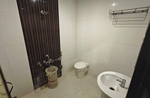 Surat Hotel | Hotel vishal