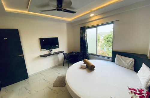 Pune Hotel | Sai Vishwa Lodging