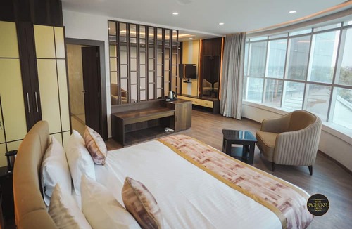 Azamgarh Hotel | Hotel Raghukul Grand