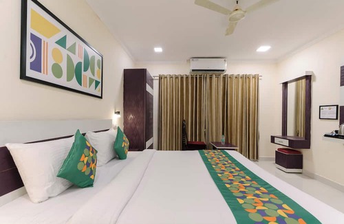 Yelagiri Hotel | Treebo SNS Grand Inn with Swimming Pool