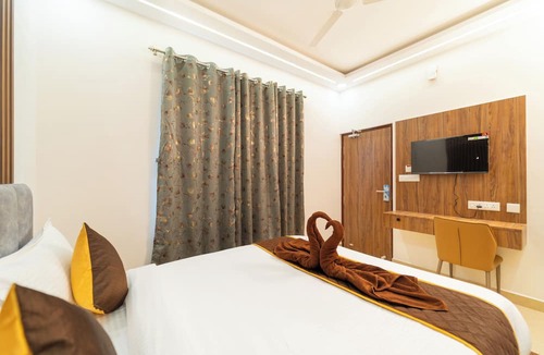 Periamet Hotel | MATHI RESIDENCY