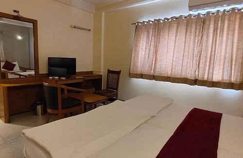 Alandi Hotel | Fabhotel Ramesh Inn