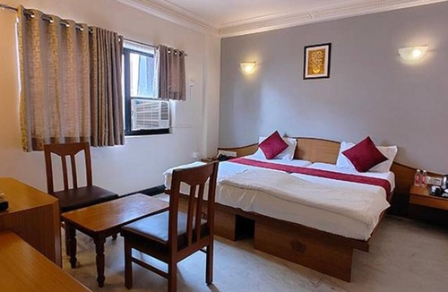 Alandi Hotel | Fabhotel Ramesh Inn