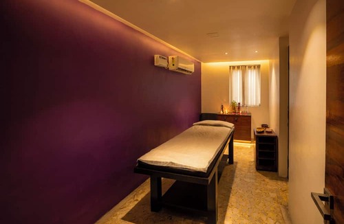 Royapettah Hotel | La Woods Hotel